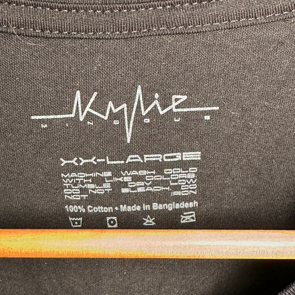 KYLIE MINOGUE - Graphic T, Black, Las Vegas Residency Concert Merch - Picture 3 of 7